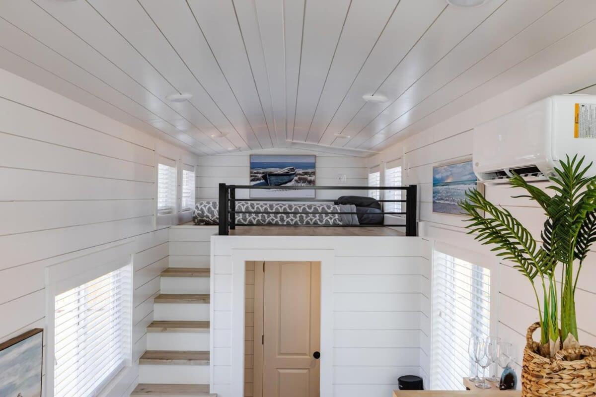 Modern Home With Private Hot Tub Apple Valley 外观 照片
