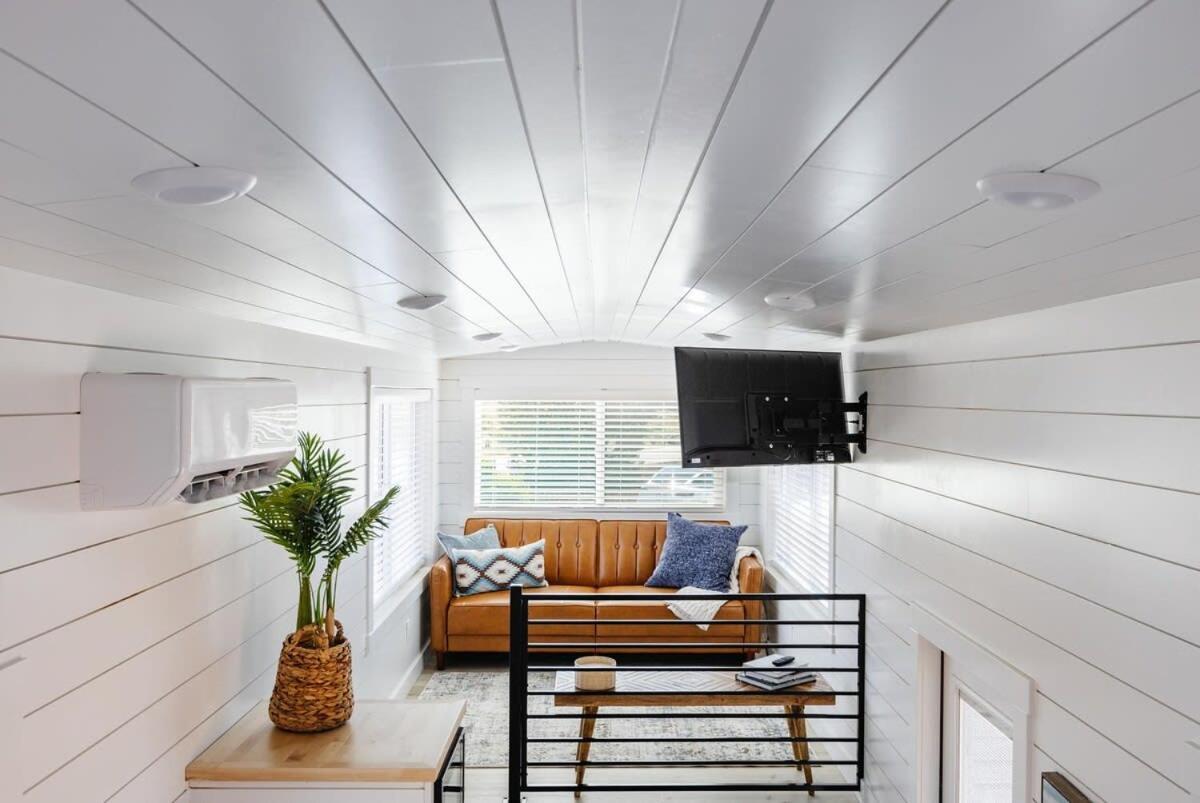 Modern Home With Private Hot Tub Apple Valley 外观 照片