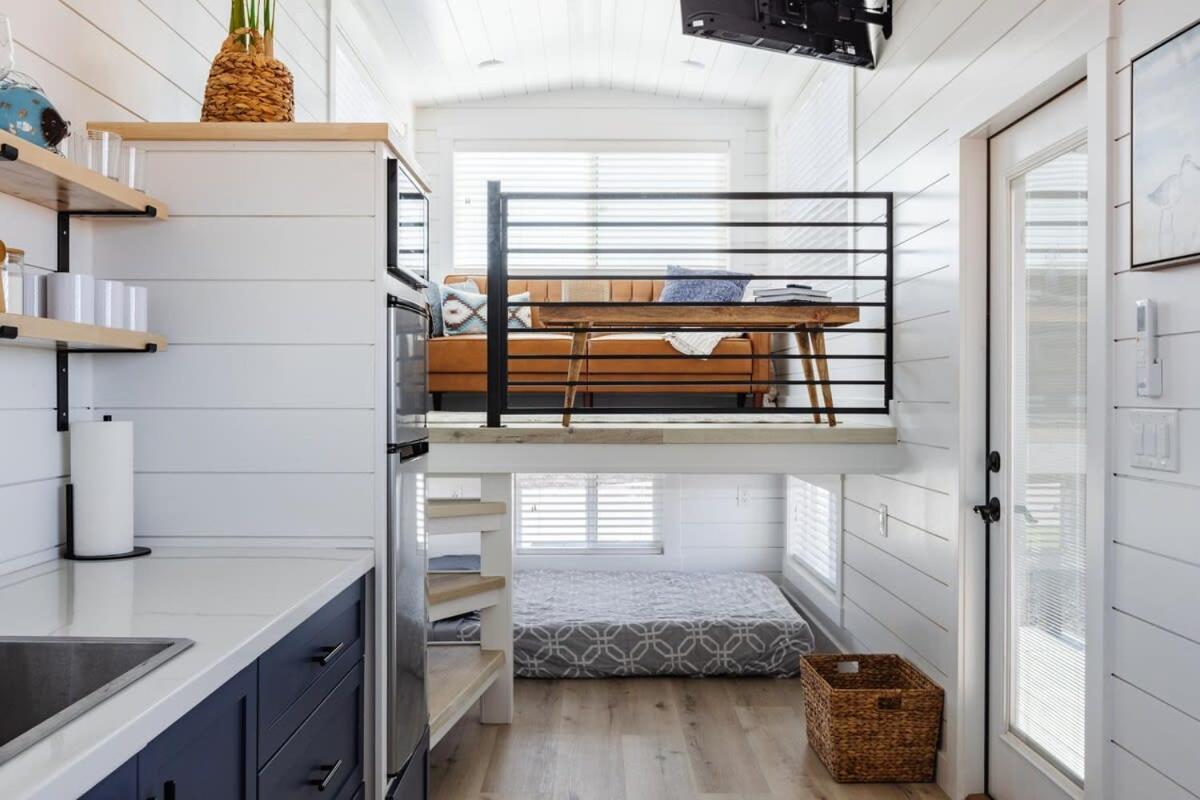 Modern Home With Private Hot Tub Apple Valley 外观 照片